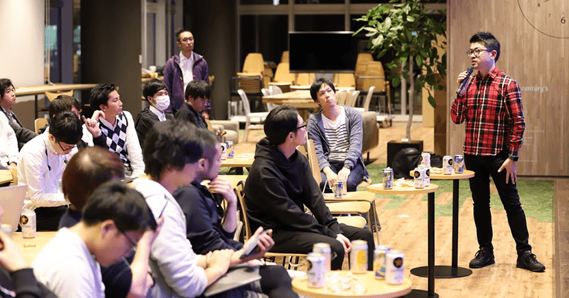 The Technology Policy Office regularly holds events and study sessions led by engineers. These events promote the sharing and exchange of information among engineers, and help to enhance technical capabilities. (Photo right: Nagase)